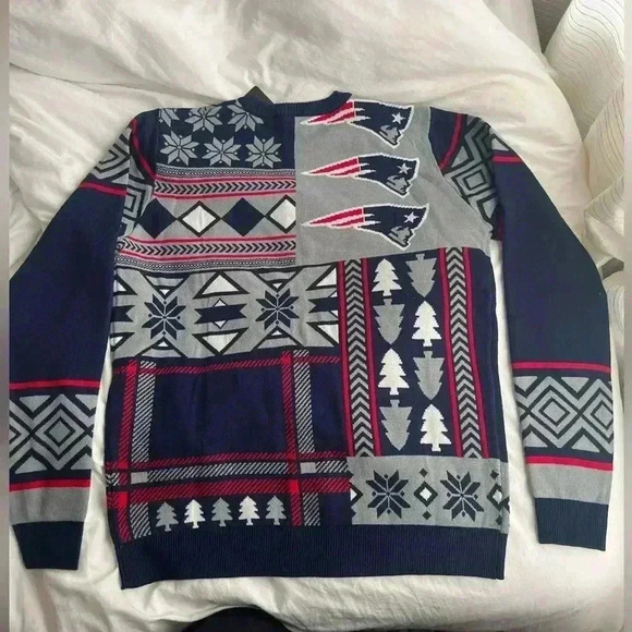 NWT NFL New England Patriots men’s sweater holidays ugly sweater winter - Picture 6 of 7